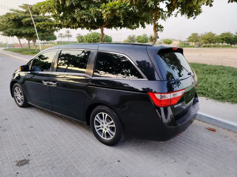 2011 Honda Odyssey J EX 6 Cylinders Petrol Engine Black Beige Van GCC Specs