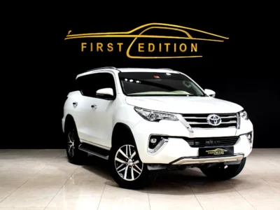 2019 Toyota Fortuner VXR 6 Cylinders Petrol Engine White Tan SUV GCC Specs Full Option