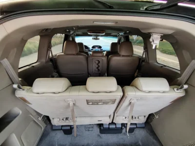 2011 Honda Odyssey J EX 6 Cylinders Petrol Engine Black Beige Van GCC Specs