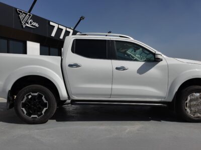 2025 NISSAN NAVARA DLX 2.5 L Turbocharged Diesel inline-4 Engine White Black Pickup Truck