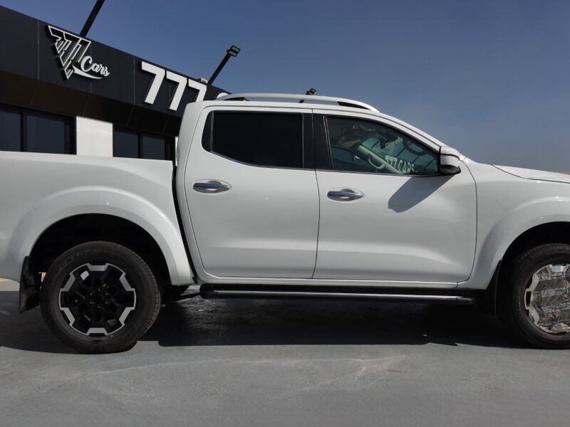 2025 NISSAN NAVARA DLX 2.5 L Turbocharged Diesel inline-4 Engine White Black Pickup Truck