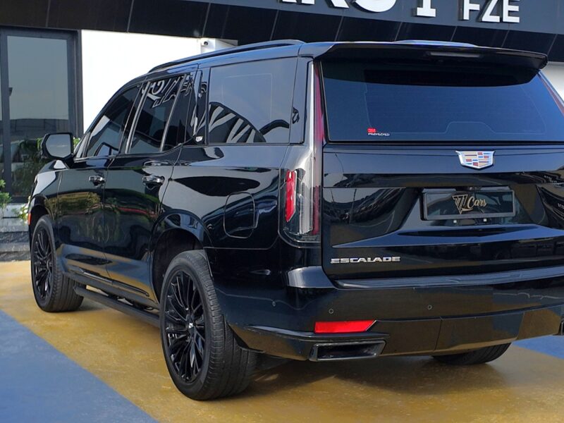2023 Cadillac Escalade 600 6.2 Litres V8 Naturally Aspirated Black Beige SUV GCC