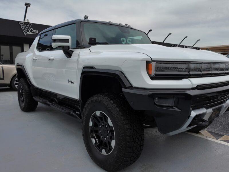 2022 GMC HUMMER H Fully Electric Vehicle (BEV) White Grey Pickup Truck e4WD
