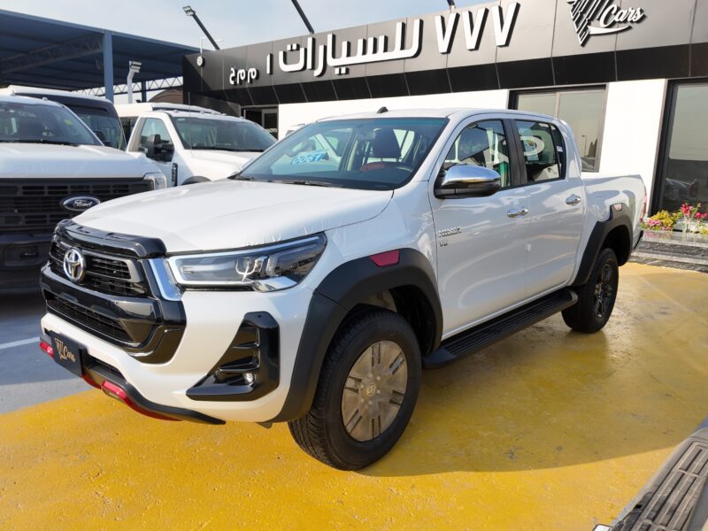 2026 TOYOTA HILUX SR5 4.0L 6 DOHC 24-Valve Dual VVT-i 4WD White Red Pickup Truck