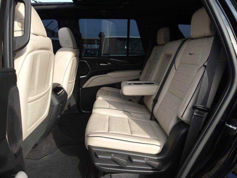 2023 Cadillac Escalade 600 6.2 Litres V8 Naturally Aspirated Black Beige SUV GCC