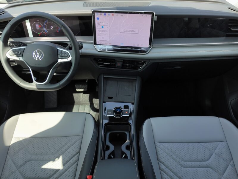 2025 Volkswagen Tiguan 330 TSI R-Line 2.0 Litres Turbocharge 4 Cylinders Grey SUV