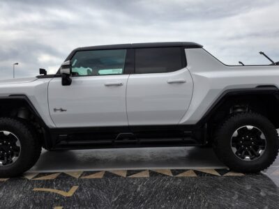 2022 GMC HUMMER H Fully Electric Vehicle (BEV) White Grey Pickup Truck e4WD
