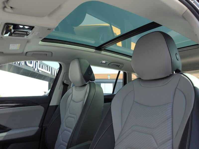 2025 Volkswagen Tiguan 330 TSI R-Line 2.0 Litres Turbocharge 4 Cylinders Grey SUV