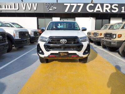 2026 TOYOTA HILUX SR5 4.0L 6 DOHC 24-Valve Dual VVT-i 4WD White Red Pickup Truck