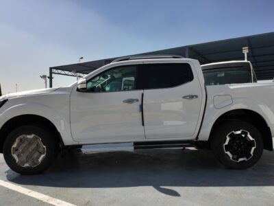 2025 NISSAN NAVARA DLX 2.5 L Turbocharged Diesel inline-4 Engine White Black Pickup Truck