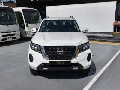 2025 NISSAN NAVARA DLX 2.5 L Turbocharged Diesel inline-4 Engine White Black Pickup Truck