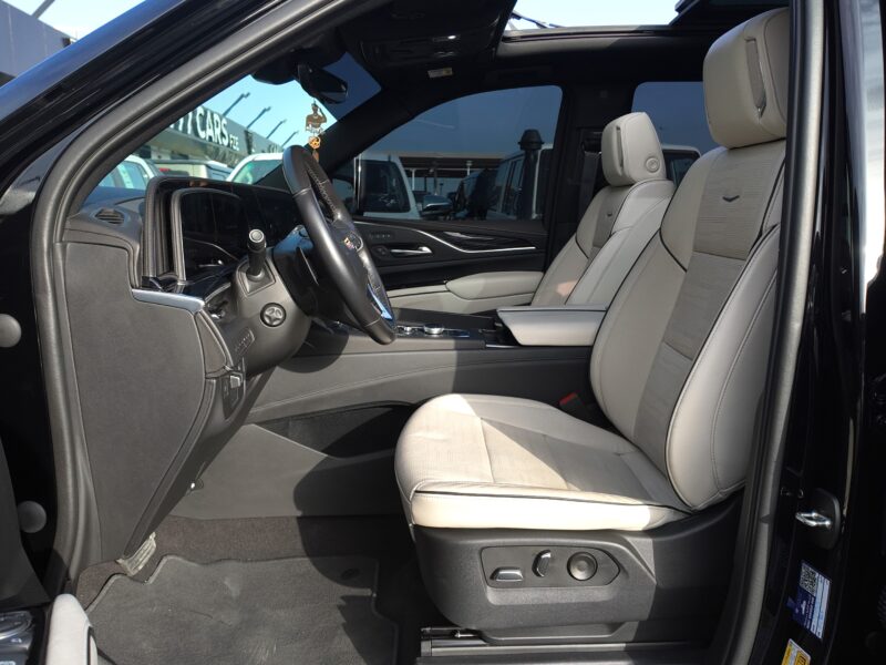 2023 Cadillac Escalade 600 6.2 Litres V8 Naturally Aspirated Black Beige SUV GCC
