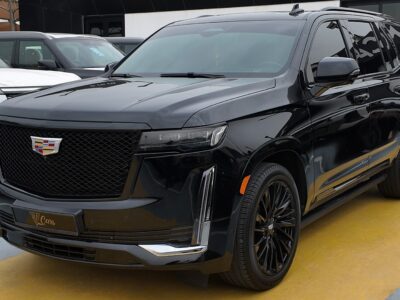 2023 Cadillac Escalade 600 6.2 Litres V8 Naturally Aspirated Black Beige SUV GCC