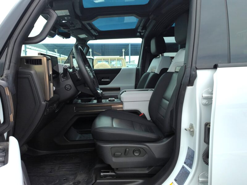 2022 GMC HUMMER H Fully Electric Vehicle (BEV) White Grey Pickup Truck e4WD