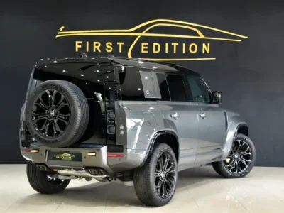 2025 Land Rover Defender Octa (P635) 4.4-litre V8 Twin-turbo Engine Grey Black SUV
