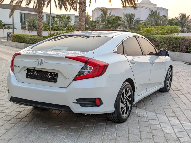 2017 Honda Civic 1.8 i-VTEC 4 Cylinders Petrol Engine White Black Sedan GCC Full Options