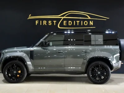 2025 Land Rover Defender Octa (P635) 4.4-litre V8 Twin-turbo Engine Grey Black SUV