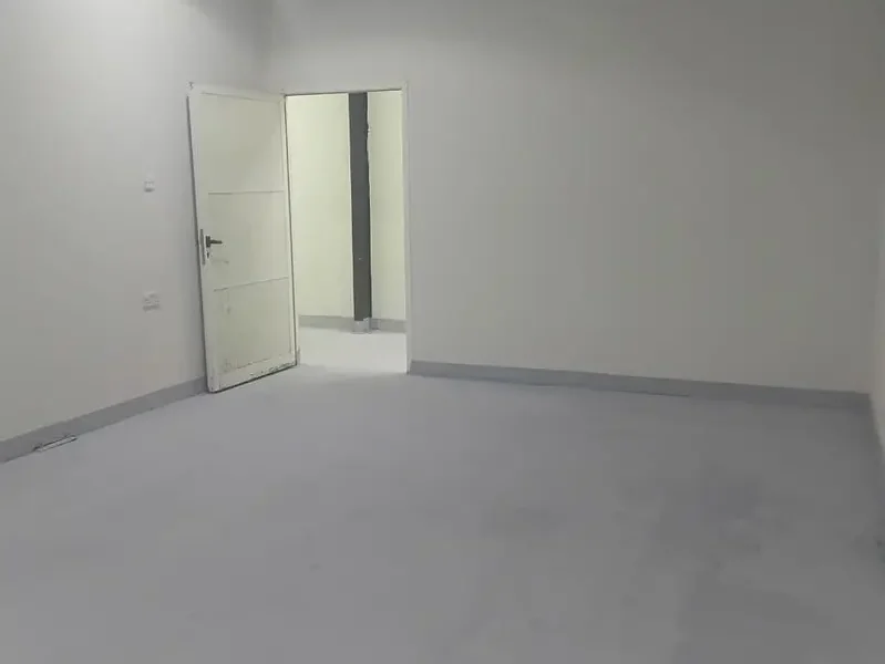 WAREHOUSE AVAILABLE FOR RENT ON MEZZANINE FLOOR