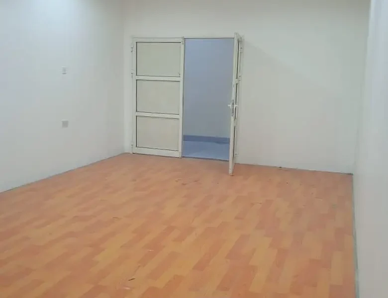 BIG STORAGE WAREHOUSE ON AFFORDABLE PRICE