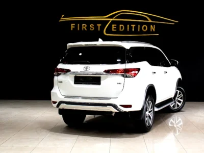 2019 Toyota Fortuner VXR 6 Cylinders Petrol Engine White Tan SUV GCC Specs Full Option