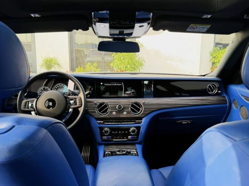 2021 Rolls-Royce Ghost 6.75-litre Twin-Turbo V12 Petrol Engine Black Blue Luxury Sedan