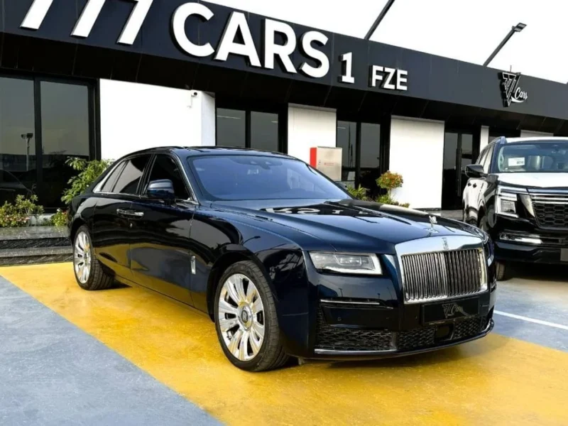 2021 Rolls-Royce Ghost 6.75-litre Twin-Turbo V12 Petrol Engine Black Blue Luxury Sedan