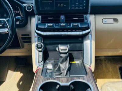 2022 Toyota Land Cruiser VXR 3.5 Litres V6 Petrol Engine Brown Beige SUV GCC Specs