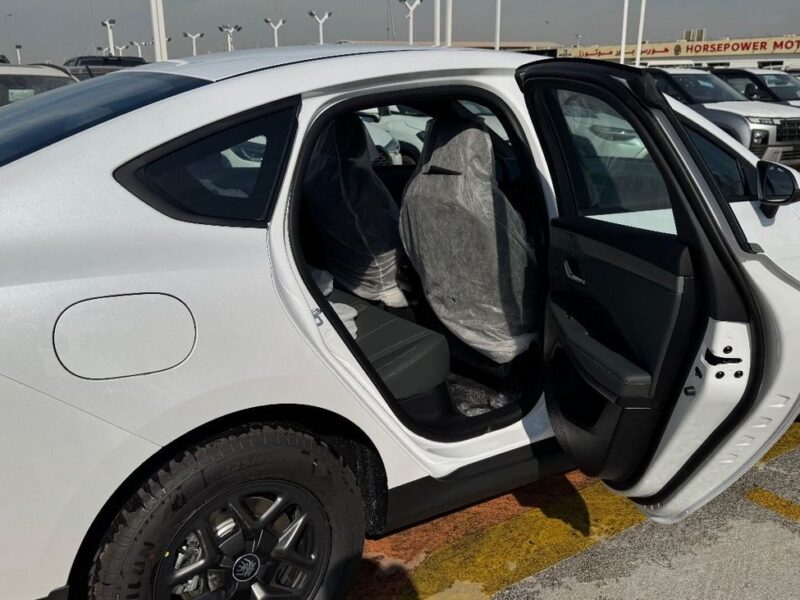 2025 BYD QIN PLUS 1.5 Litres 4 Cylinders Hybrid Engine White Grey Sedan Mid Luxury Full Trim