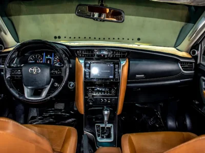 2019 Toyota Fortuner VXR 6 Cylinders Petrol Engine White Tan SUV GCC Specs Full Option