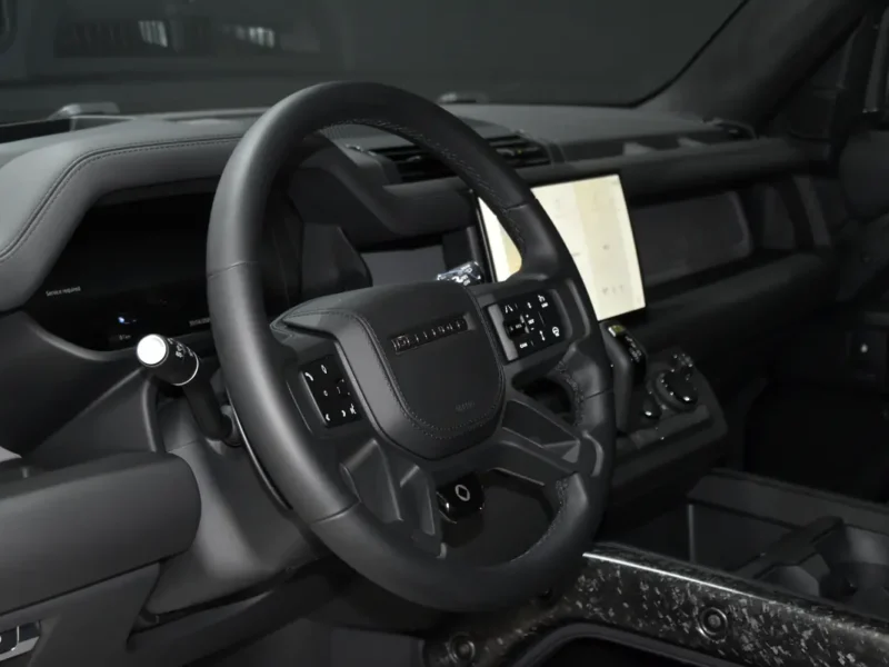 2025 Land Rover Defender Octa (P635) 4.4-litre V8 Twin-turbo Engine Grey Black SUV