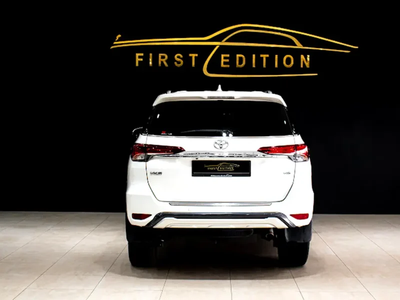 2019 Toyota Fortuner VXR 6 Cylinders Petrol Engine White Tan SUV GCC Specs Full Option