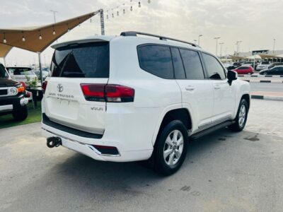 2023 Toyota Land Cruiser EXR 4.0 Litres V6 Petrol Engine White Beige SUV GCC Specs
