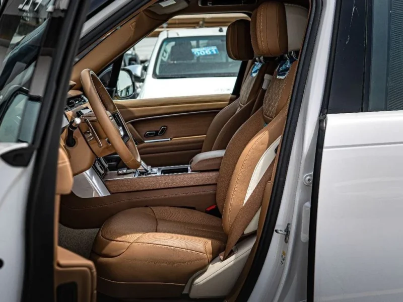 2022 Land Rover Range Rover (LWB) SV P615 4.4L 8 Cylinders Engine White Tan SUV