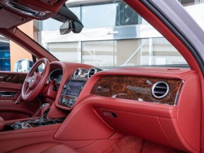 2018 Bentley Bentayga 6.0L Twin-Turbocharge W12 Engine Silver Red Luxury SUV GCC