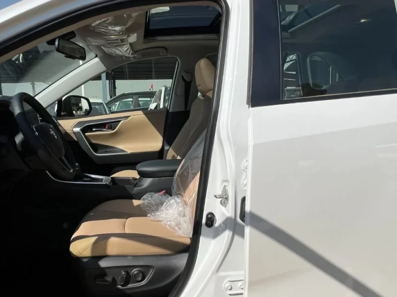 2025 TOYOTA RAV 4 EXR 2.5L 4-Cylinder Hybrid Electric Vehicle White Beige SUV GCC