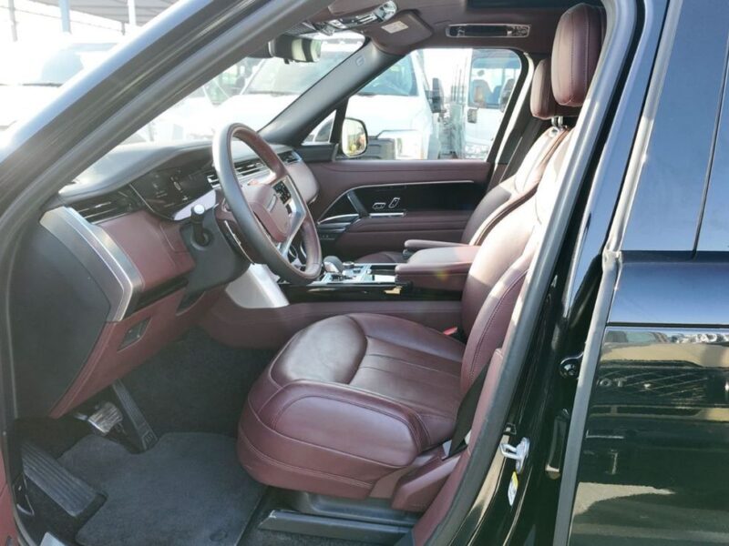 2023 Land Rover Range Rover Autobiography P530 4.4 L Twin-Turbo V8 Black Burgundy SUV