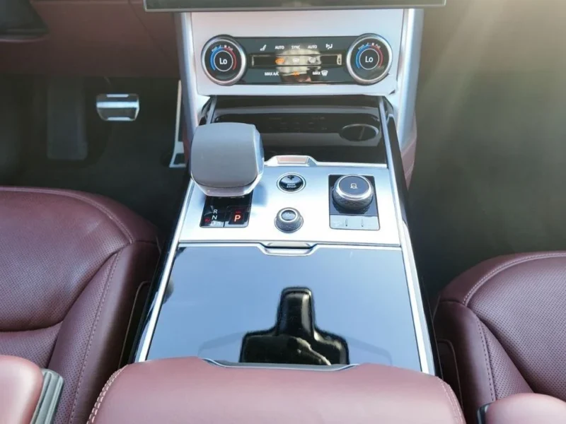 2023 Land Rover Range Rover Autobiography P530 4.4 L Twin-Turbo V8 Black Burgundy SUV