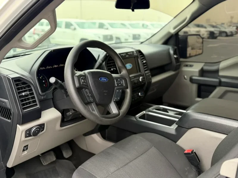 2018 Ford F-Series Pickup Base 6 Cylinders Petrol Engine White Black Pickup Truck