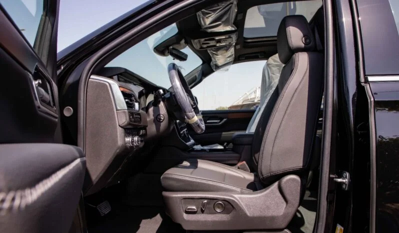 2025 GMC Yukon Denali XL 6.2 Litres V8 Petrol Engine Black SUV GCC Specs