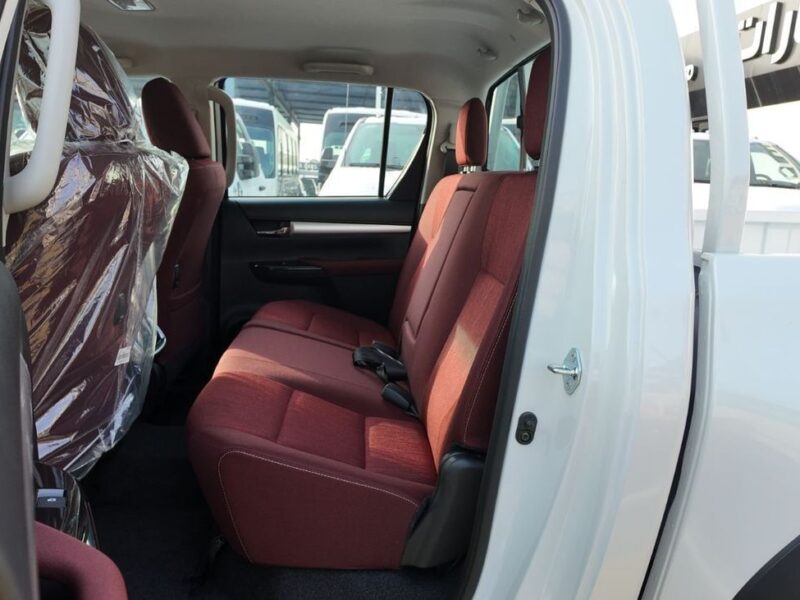 2026 TOYOTA HILUX SR5 4.0L V6, DOHC, 24-Valve, Dual VVT-i White Red Pickup Truck