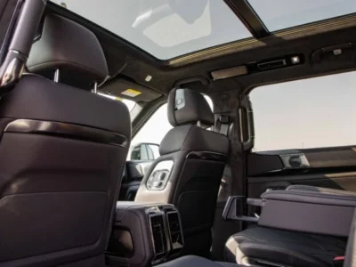 2025 BYD Leopard 8 2.0T turbocharged 4-cylinder Hybrid Engine Black SUV Smart and Brave