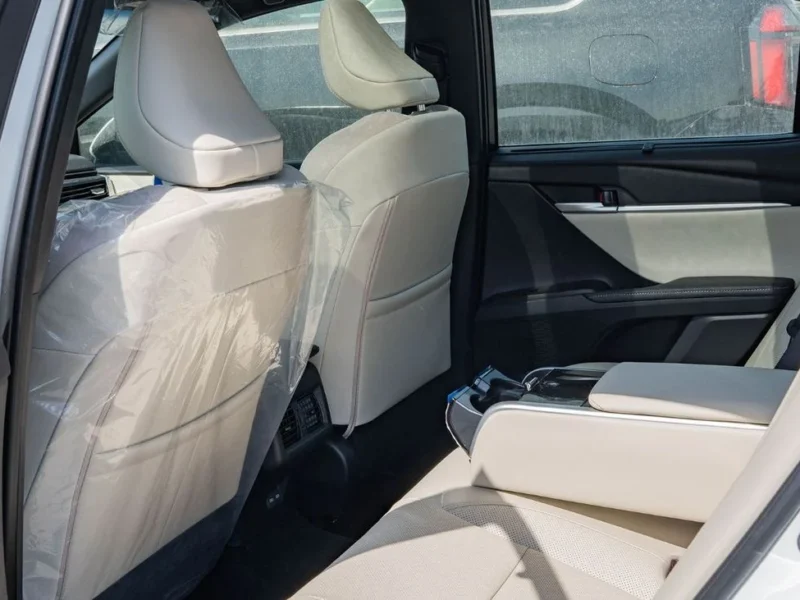 2026 Toyota Camry Limited 2.5L 4-Cylinder Hybrid Petrol Engine White Beige Sedan GCC Specs