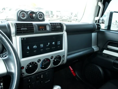 2021 Toyota FJ Cruiser VXR 6 Cylinders Petrol Engine White Black SUV GCC Specs