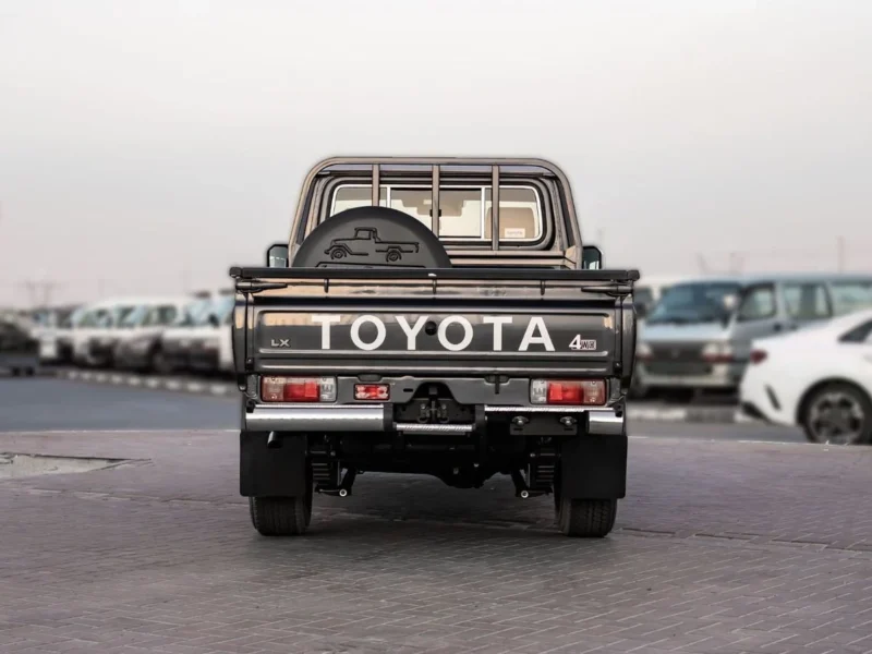 2025 Toyota Land Cruiser LC 79 SC 2.8 L inline-4 turbo Diesel Grey Brown Pickup Truck MT
