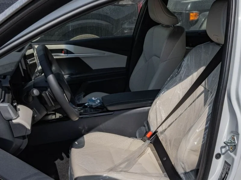2026 Toyota Camry Limited 2.5L 4-Cylinder Hybrid Petrol Engine White Beige Sedan GCC Specs