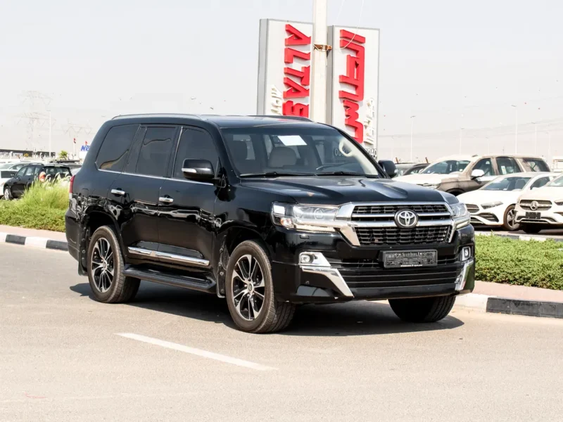 2021 Toyota Land Cruiser GXR 8 Cylinders Petrol Engine Black Beige SUV GCC Specs