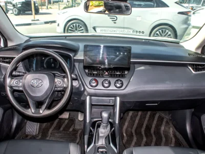2024 TOYOTA COROLLA CROSS 4 Cylinders Petrol Engine White Black SUV Very Clean Car