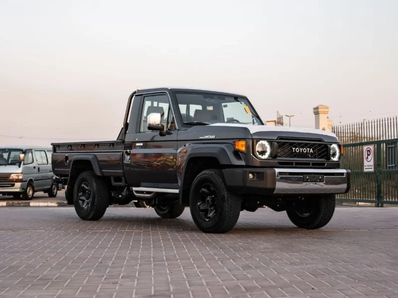 2025 Toyota Land Cruiser LC 79 SC 2.8 L inline-4 turbo Diesel Grey Brown Pickup Truck MT