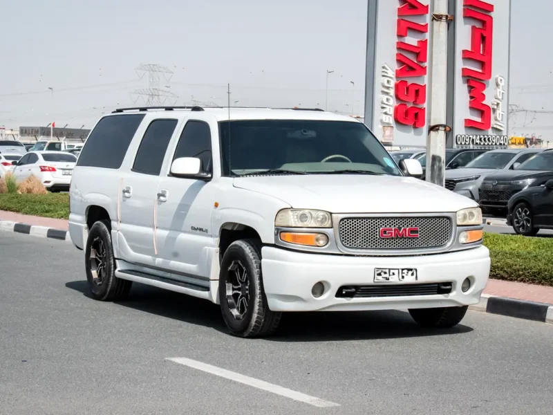 2001 GMC YUKON XL DENALI 8 Cylinders Petrol Engine White Beige SUV Very Clean Car