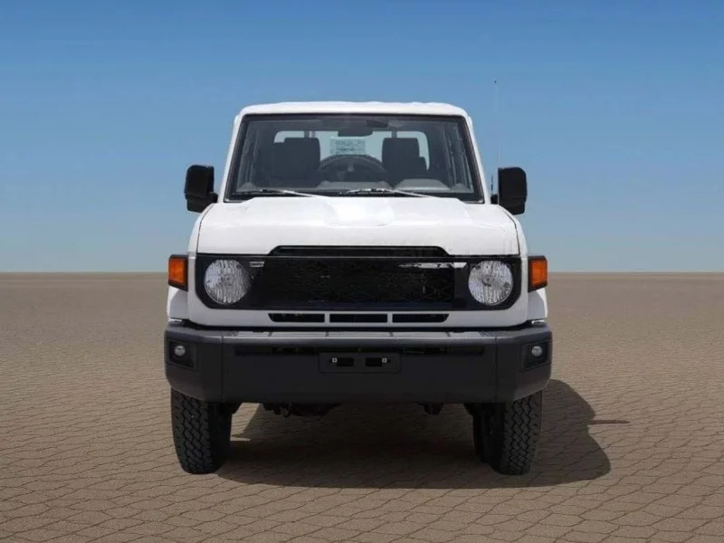 2025 Toyota Land Cruiser LC 79 DC 2.8 L turbocharged inline‑4 Diesel White Brown Pickup Truck